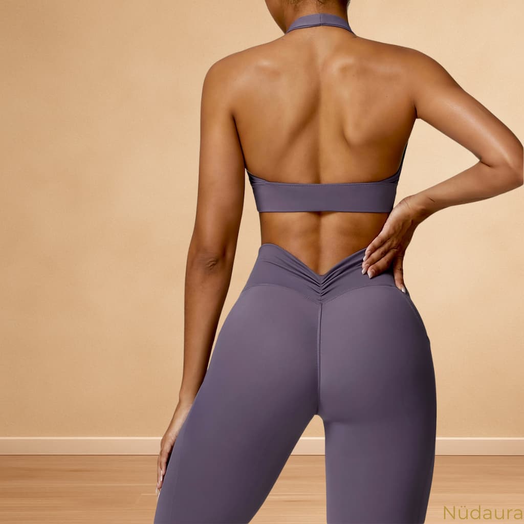 Nüdaura AeroForm Set – Muted Plum color, hip angle pose.