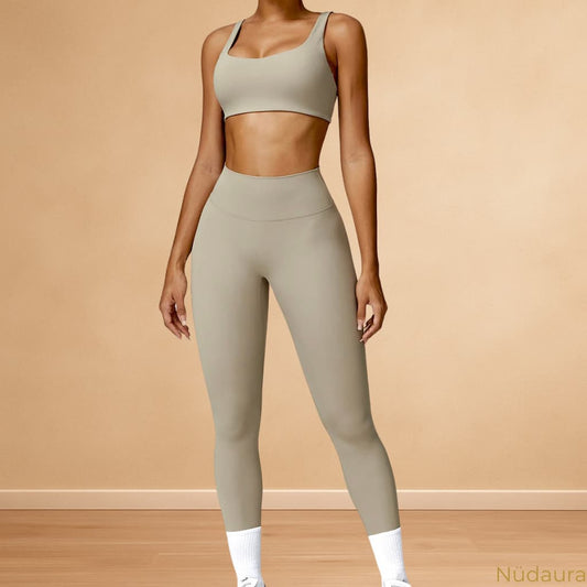 Nüdaura ContourFlow Set – Camel color, front full-body pose.